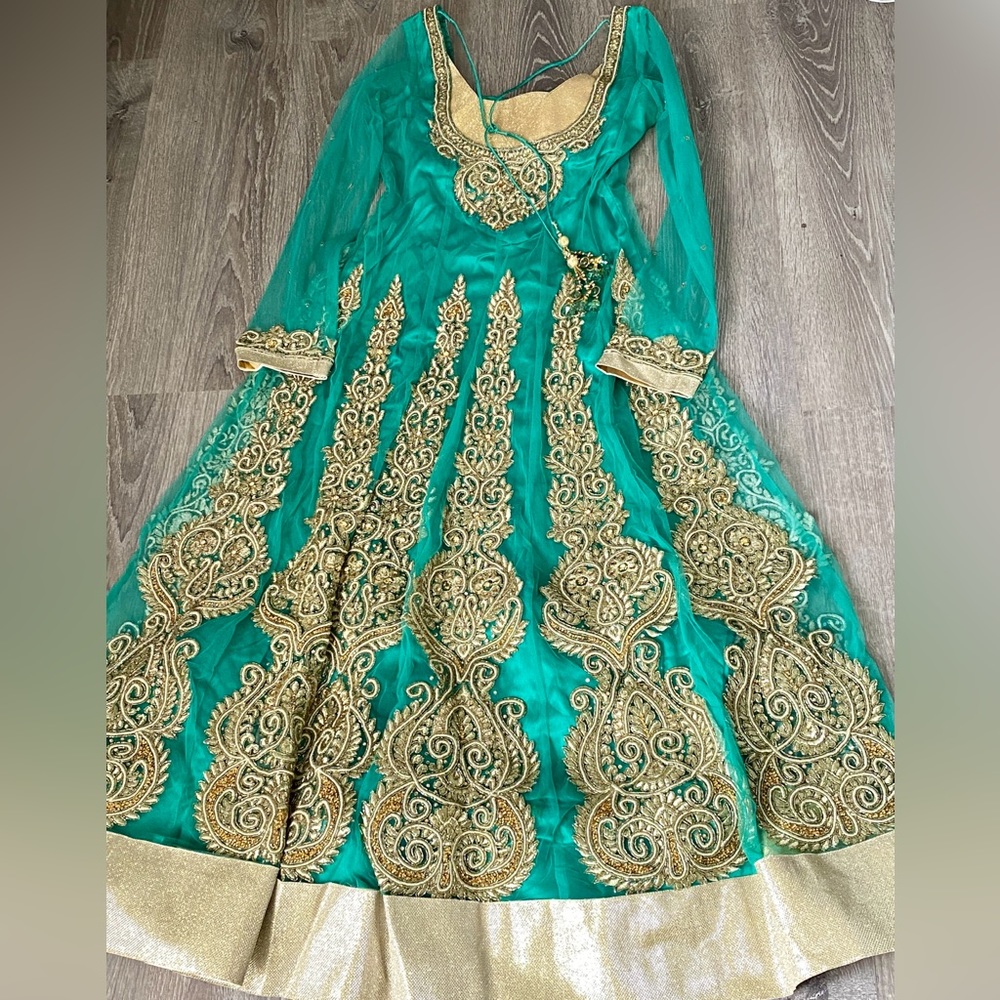Beautiful Elegant Indian Anarkali Suit ; New without tags, unworn. Stunning!! - Picture 4 of 14